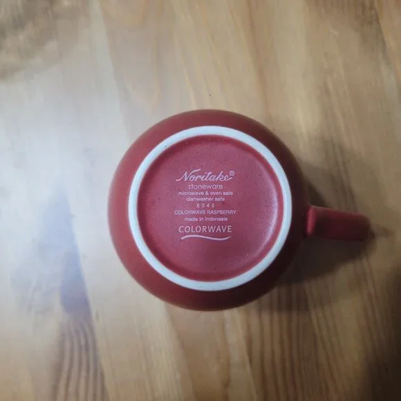 Noritake Colorwave Raspberry Extra-Large Mug - Picture 2 of 4